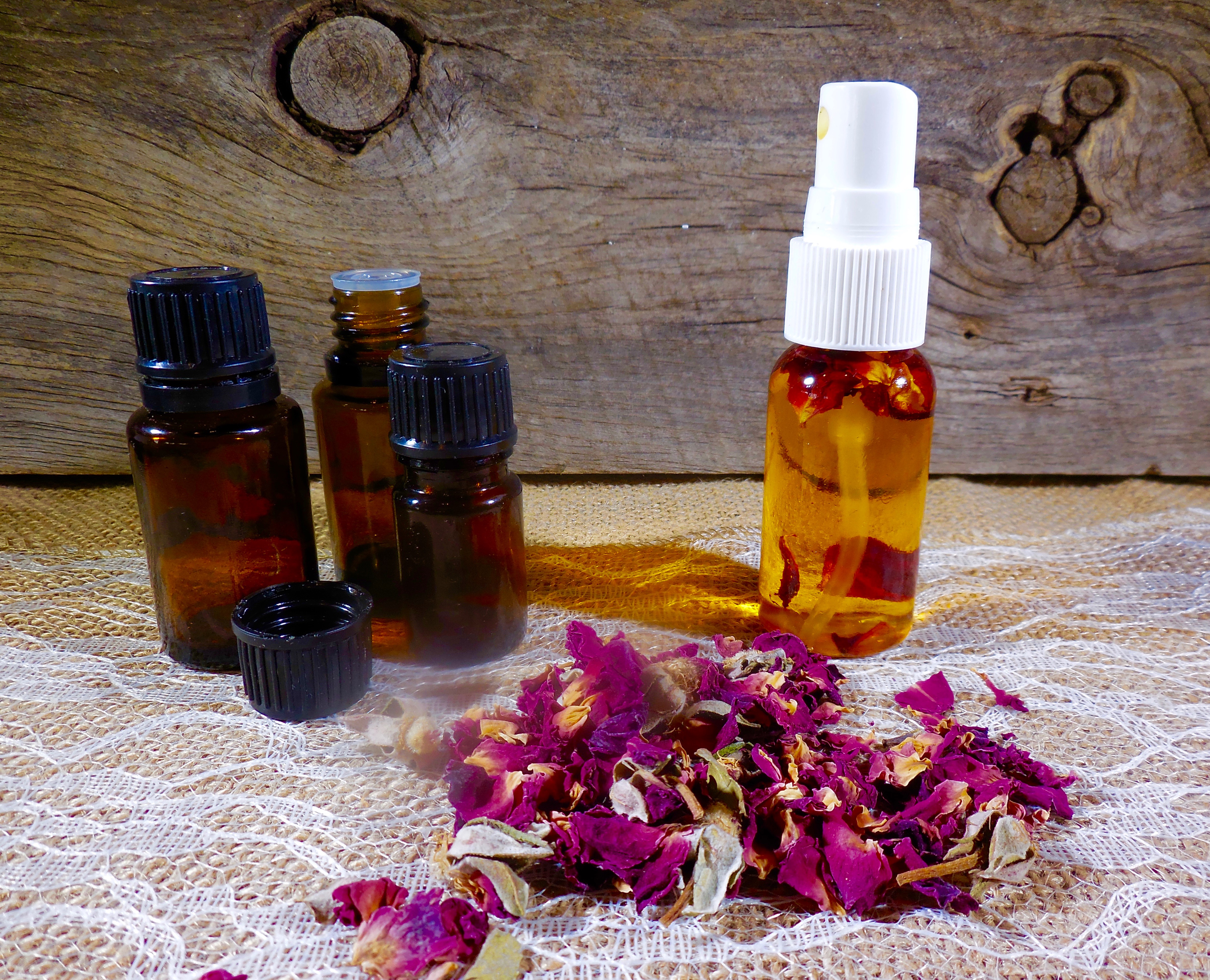 homemade-hydrating-anti-aging-rosehip-oil-face-serum